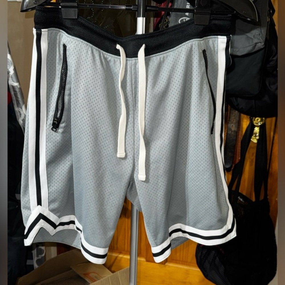 American Eagle Outfitters I Men’s I Shorts I Basketball I Varsity I Athletic